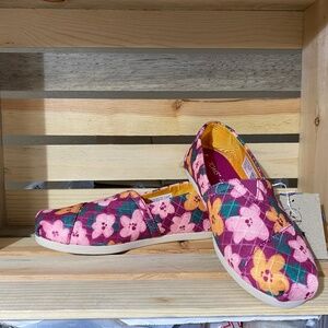 Women’s Tom’s Alpargata size 5 NWT